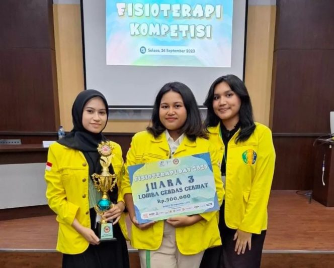 
					Tiga Mahasiswa Fisioterapi Universitas Indonesia Raih Juara 3 dalam Lomba Cerdas Cermat Fisioterapi Day 2023