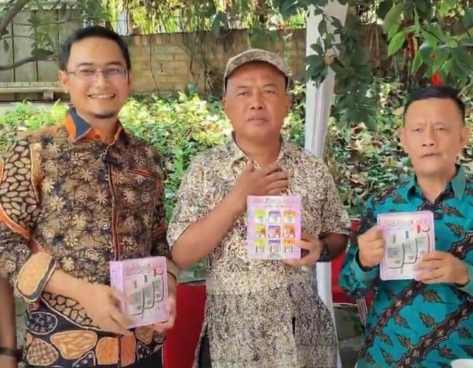 
					Peduli Kesehatan Masyarakat, Anggota DPRD Depok Ade Supriyatna Berikan Alkes Kepada Warga RW 06 Mekarsari