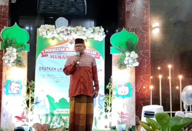 
					Ketua DPRD Kota Depok Hadiri Peringatan Maulid Nabi Muhammad di Masjid Baitussalam Kelurahan Beji