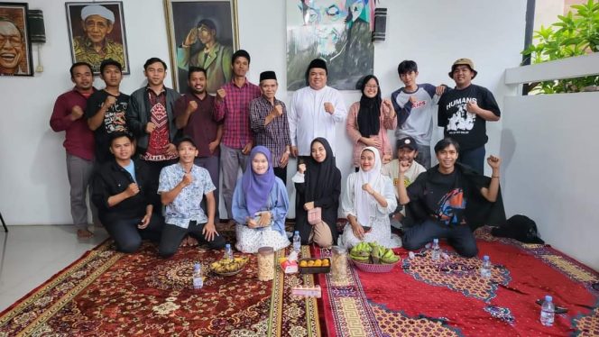 
					Jalin Silaturahmi, Khairulloh Ahyari Terima Kunjungan Dari Remaja Masjid Syamsul Himmah dan Ketua LPM Duren Mekar