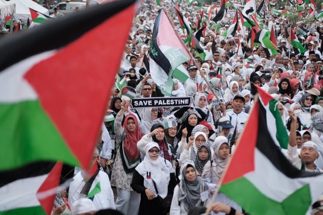 
					Aksi Damai “Depok Bersama Palestina” Cucu Imam Budi Hartono Ikut Berdonasi Bantu Rakyat Palestina