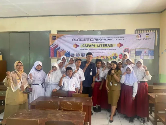 
					Kegiatan Safari Literasi di SDN Depok Baru 8, beberapa waktu lalu. (Foto: Dokumentasi Diskarpus Depok).