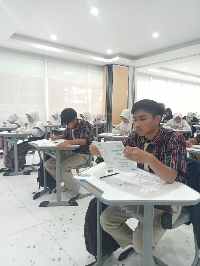 
					SMAIT Al Haraki Mempersiapkan Siswa Menuju Masa Depan Cerah dengan TOEFL ITP