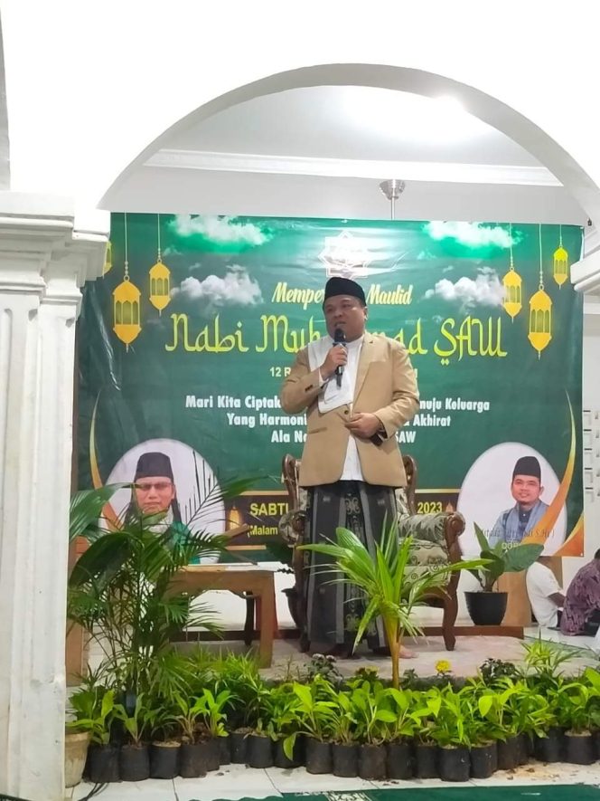 
					Anggota DPRD Depok Khairulloh Ahyari Hadiri Peringatan Maulid di Pengasinan Sawangan