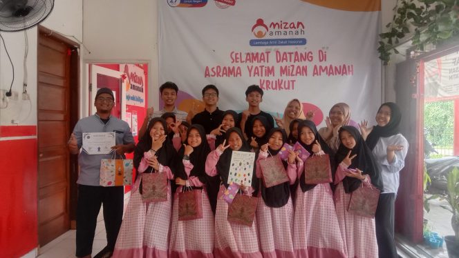 
					Peningkatan Kreativitas Anak Melalui Games Berbahasa Inggris oleh Siswa SMAM 4 Depok