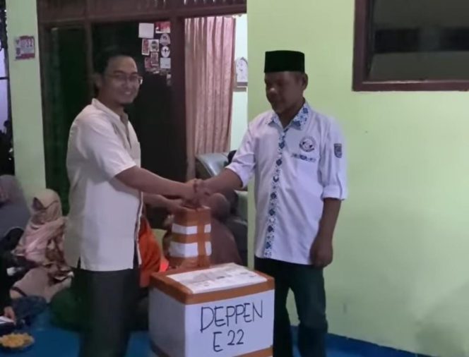 
					Berikan Sound System ke Masyarakat Harjamukti, Ade Supriyatna : Sudah Tugas Wakil Rakyat