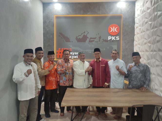 
					PKS Solid : Ahmad Syaikhu Beri Kode Keras untuk Imam Budi Hartono Pada Pilkada Depok