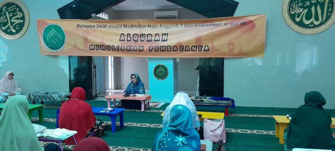 
					Hadiri Acara Khatmil Quran, Iin Nur Fatinah Beri Motivasi Istiqomah Belajar Al-Quran