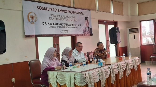 
					Meningkatkan pemahaman perjuangan pendiri bangsa, K.H. Amang Syafrudin Gelar Sosialisasi 4 Pilar Kebangsaan