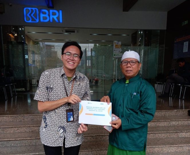 
					Berbagi Dengan Sesama, BRI Kramat Jati Salurkan CSR Hewan Qurban ke Masjid Al-Amin