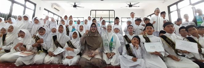 
					Anggota DPRD Prov Jabar Hj. Iin Nur Fatinah Hadiri Wisuda Al-Quran Rumah Tahfidz Cilodong