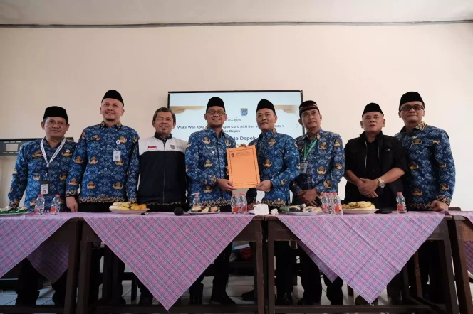 
					Dukung Pembelajaran Digital, Wakil Wali Kota Serahkan Smart Board untuk MIN 1 Kota Depok