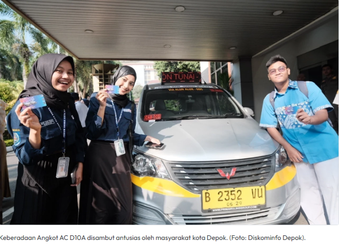 
					Angkot AC Mulai Berkeliling Kota Depok, Dilengkapi CCTV dan GPS