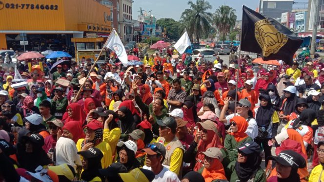 
					Ribuan Warga Depok Semarakkan Jalan Santai HUT ke-79 RI Bersama KBBI