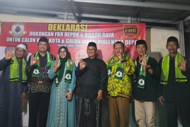 
					Imam Besar FBR Kyai Lutfi Hakim Beri Restu, 24 Gardu Siap Menangkan Imam Budi Hartono dan Ririn Farabi Arafiq di Pilkada Depok