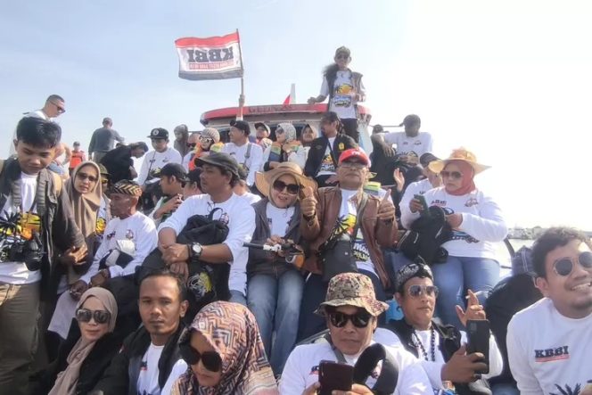 
					Kirab Nusantara Keluarga Besar Bang Imam (KBBI) di Pulau Tidung: Komunitas Lintas Budaya Berikrar Dukung Imam-Ririn di Pilkada Depok 2024