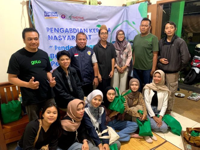 
					 Foto bersama tim Abdimas, Narasumber, Perwakilan Kelompok Tani D’rangrang dan Mahasiswa Agro Teknologi Universitas Gunadarma pada kegiatan FGD ke 1