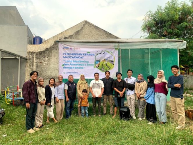 
					Foto bersama tim Abdimas, Narasumber, Perwakilan Kelompok Tani D’rangrang dan Mahasiswa Agro Teknologi Universitas Gunadarma pada kegiatan FGD ke 2