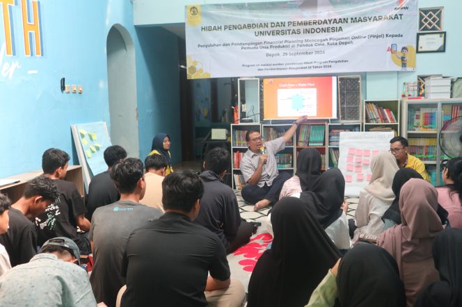 
					Tim Pengmas UI Berikan Penyuluhan Anti Pinjol dan Pelatihan Financial Management untuk Remaja Usia Produktif di Pondok Cina, Depok