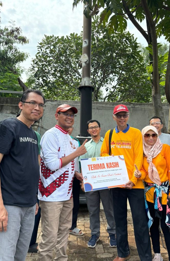 
					Komunitas Lingkar UI Peduli Mendukung Program Pasangan Imam-Ririn dalam Penanganan Sampah di Kota Depok