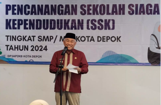 
					Wali Kota Depok, Mohammad Idris, meresmikan program Sekolah Siaga Kependudukan (SSK) di tingkat SMP dan MTs untuk Kota Depok tahun 2024 di Aula bjb Lantai 2, Selasa (12/11). (Foto :Diskominfo)