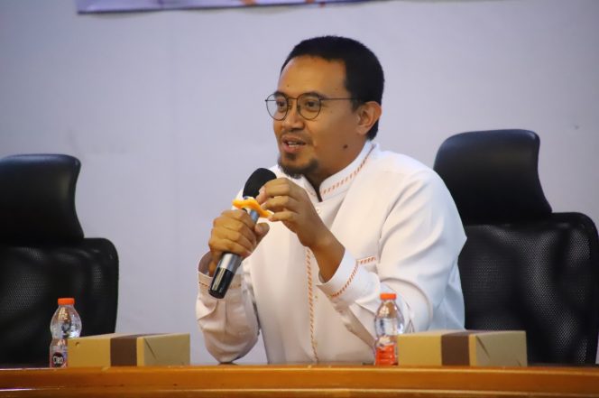 
					Aleg FPKS Ade Firmansyah peringatkan potensi masalah terkait Mandatory Spending Dana Rp300juta per RW dalam Panduan Musrenbang RKPD Depok 2026