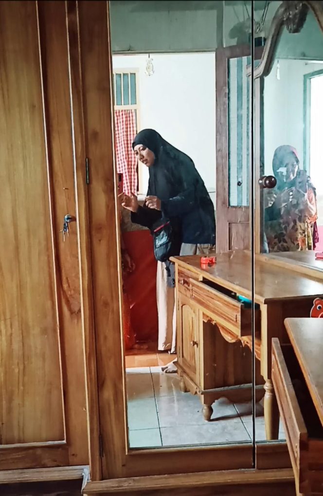 
					ArRoyyan Store: Mengubah Barang Bekas Jadi Berkah, Menjaga Bumi Lewat Bisnis Second Furniture