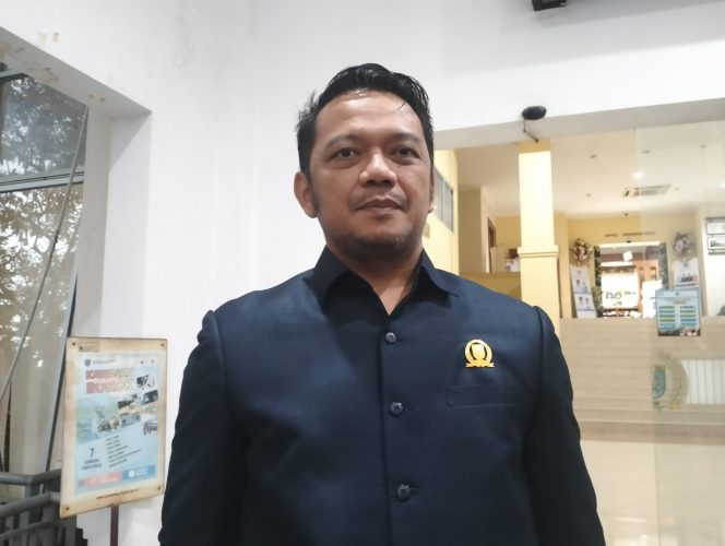 
					Ketua komisi C dari Fraksi PKS DPRD Kota Depok,  Hengky