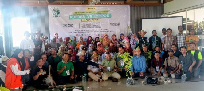 
					KOMPOS Gelar Kopdar VII: “Menanam Rupiah di Halaman Rumah” Lewat Sekolah Tani Praktik Sambung Pucuk Tanaman Alpukat Miki