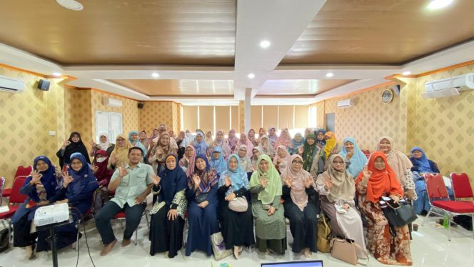 
					Menjadi Salah Satu Solusi Atasi Sampah, Hengky Berharap Bank Sampah Bisa Mendapat Dukungan Penuh dari Pemerintah, Pengusaha dan Masyarakat