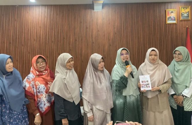 
					Hj. Nur Nur Fatinah Ajak Kader PKS Aktif Terjun Langsung di Masyarakat