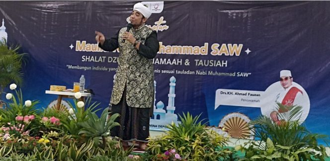 
					Ustadz KH. Drs. Ahmad Fauzan dalam Maulid Nabi di RS Hermina Depok: “Jangan Pernah Tinggalkan Alquran dan Sholat Berjamaah”