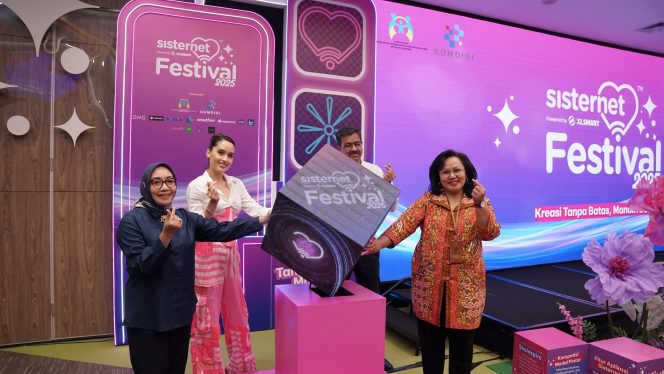 
					Menteri pemberdayaan perempuan dan anak. Sama cinta laura