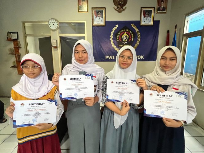 
					Lomba Penulisan Puisi PWI Depok: Satu Kalimat, Merinding