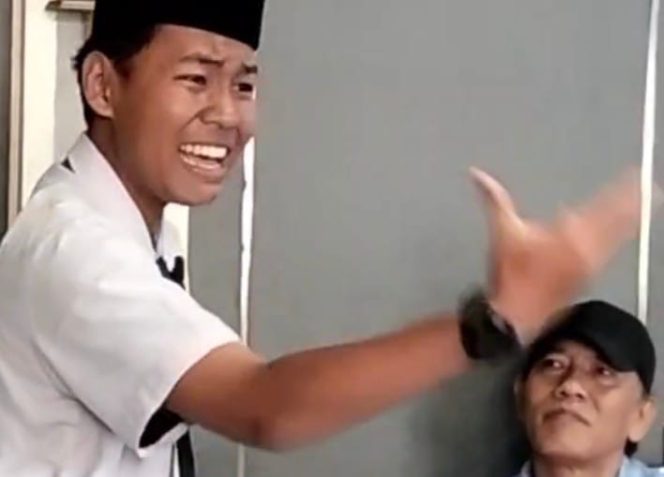 
					Juara 2 : M Fajar Putra Ramadhan
Siswa SMP TQT Madinatul Quran Depok