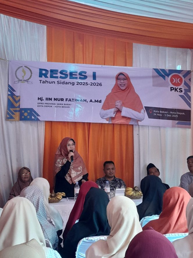 
					Reses di Cisalak, Hj. Iin Nur Fatinah Serap Aspirasi Pendidikan dan Kesehatan Warga