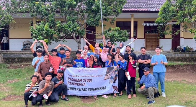 
					Program Studi Pariwisata, Universitas Gunadarma Latih Warga Dusun Kayutabu Kelola Homestay dan Jaga Konservasi Pantai Minang Rua