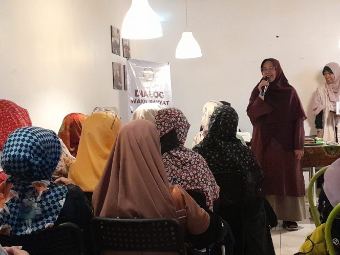 
					Dialog Langsung di Sukmajaya Depok, Hj. Iin Nur Fatinah Perjuangkan Penguatan UMKM Depok