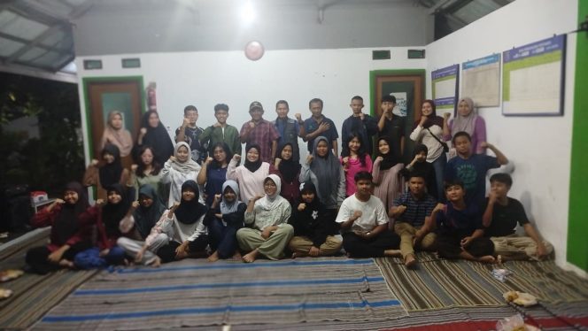 
					Pemuda RW 12 Kelurahan Pengasinan Kecamatan Sawangan Depok Resmi Membentuk Kepengurusan Karang Taruna Baru