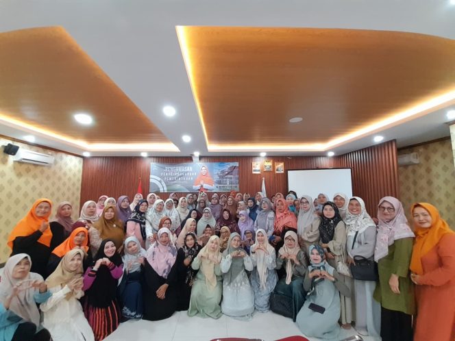 
					Anggota DPRD Jabar Hj. Iin Nur Fatinah Ajak Tokoh Perempuan Awasi Kinerja Pemerintah