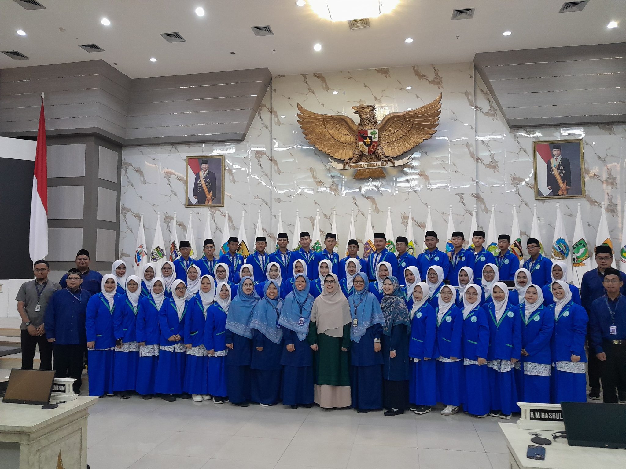 Hj. Iin Nur Fatinah Terima Kunjungan Edukasi Parlementaria Siswa SMA IT Al Hikmah Depok
