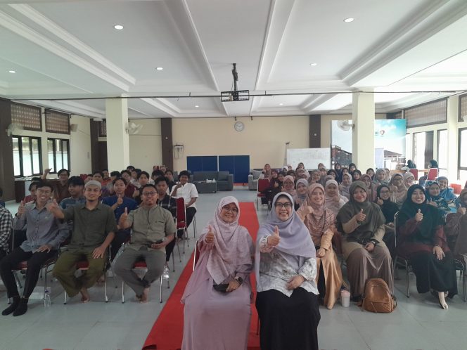 
					Serap Aspirasi Pemuda Bojongsari, Hj. Iin Nur Fatinah Dorong Perluasan Beasiswa Pendidikan