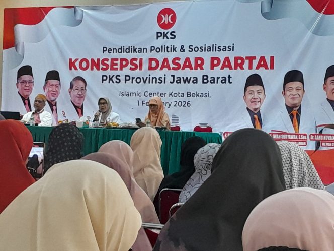 
					Hj. Iin Nur Fatinah Moderatori Pendidikan Politik PKS Jabar, Tegaskan Pentingnya Integritas dan Pemahaman Ideologis