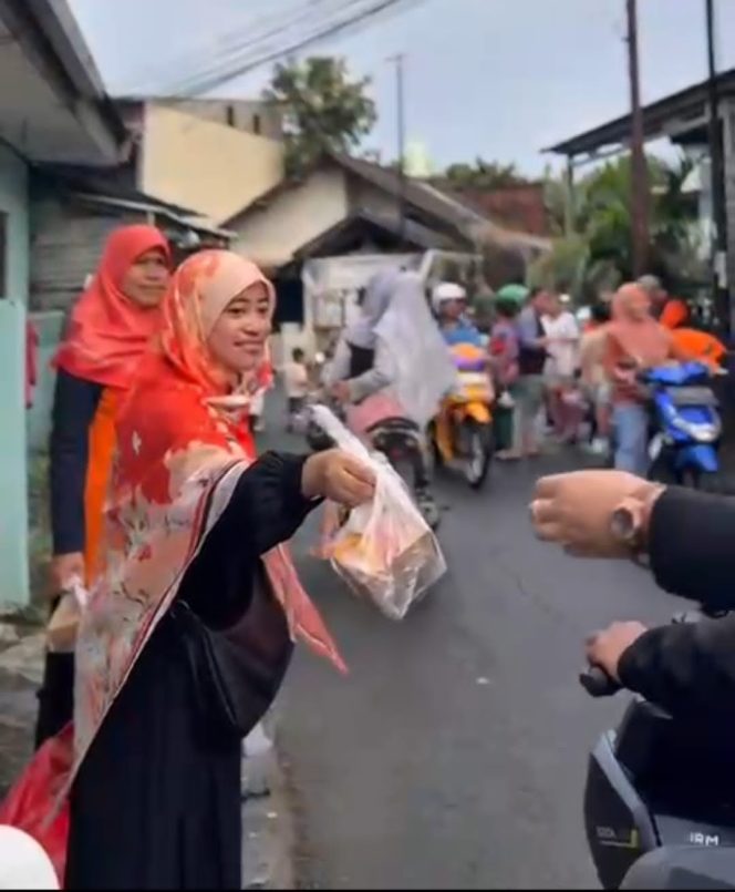 
					Tebar Keberkahan Ramadhan, DPRa PKS Cilangkap Bagikan 500 Paket Takjil On The Road