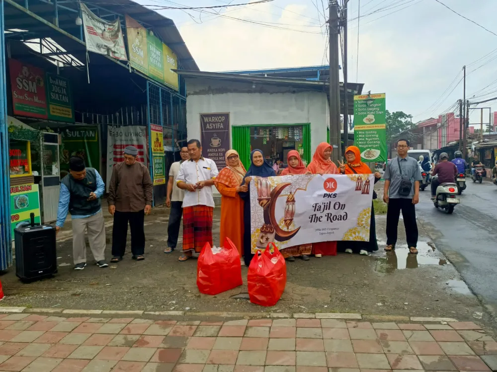 Berbagi Berkah di Jalanan, DPRa PKS Cimpaeun Gelar Takjil on the Road dan Ifthor Jama’i