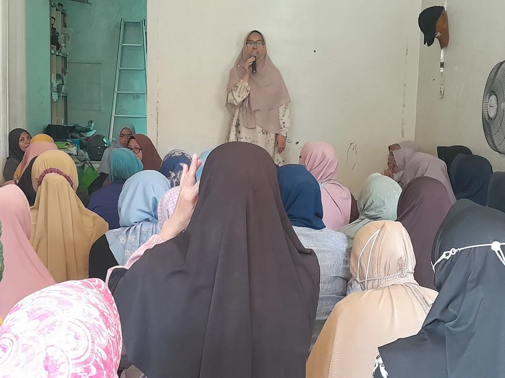Hj. Iin Nur Fatinah Santuni Anak Yatim dan Serap Aspirasi Warga Cilodong