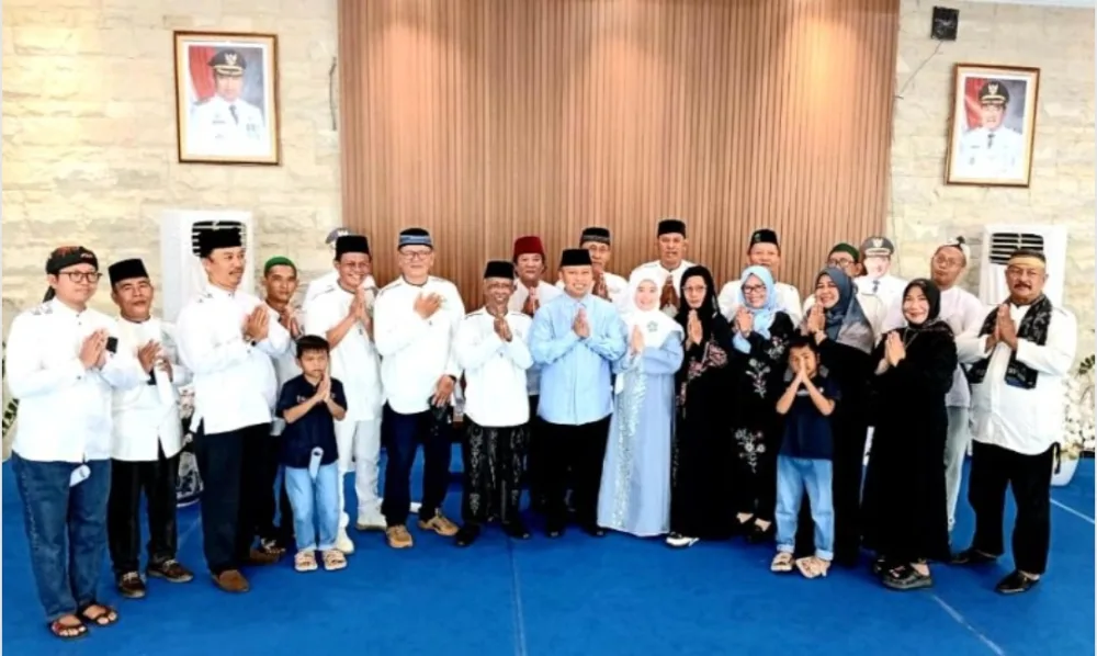 Hangatnya Idul Fitri, MT Balai Wartawan Depok Silaturahmi ke Open House Wali Kota Supian Suri