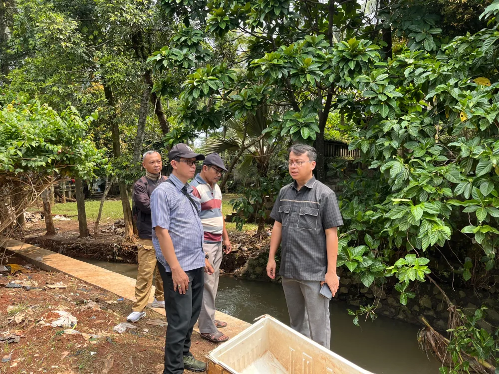 Turap Roboh dan Jembatan di Jl. Naman Iskandar Limo Banjir, Ubaidilah Dorong Penanganan Segera