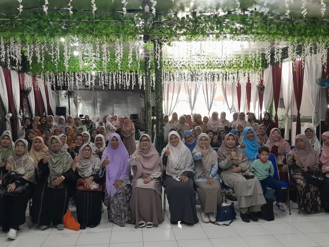 
					Iin Nur Fatinah Serap Aspirasi Tokoh Perempuan Pasir Putih dalam Agenda Pengawasan dan Halal Bihalal