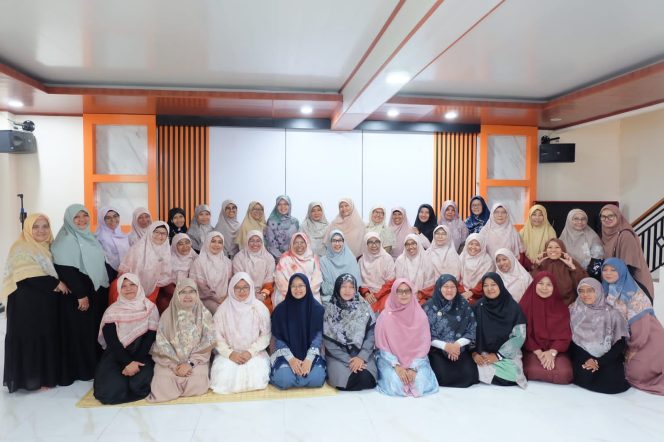 
					Hj. Iin Nur Fatinah Perkuat Soliditas Kader Perempuan Sukmajaya Melalui Silaturahim dan Konsolidasi